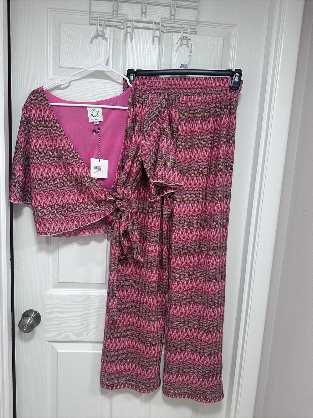 Tie-Front Wide-Leg Jumpsuit Set in Pink Chevron